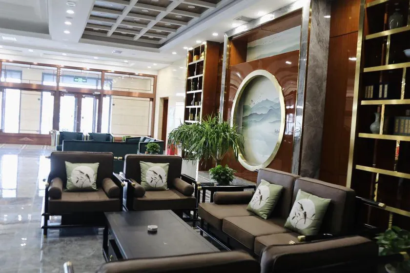 Jiayu Hotel - Image 1
