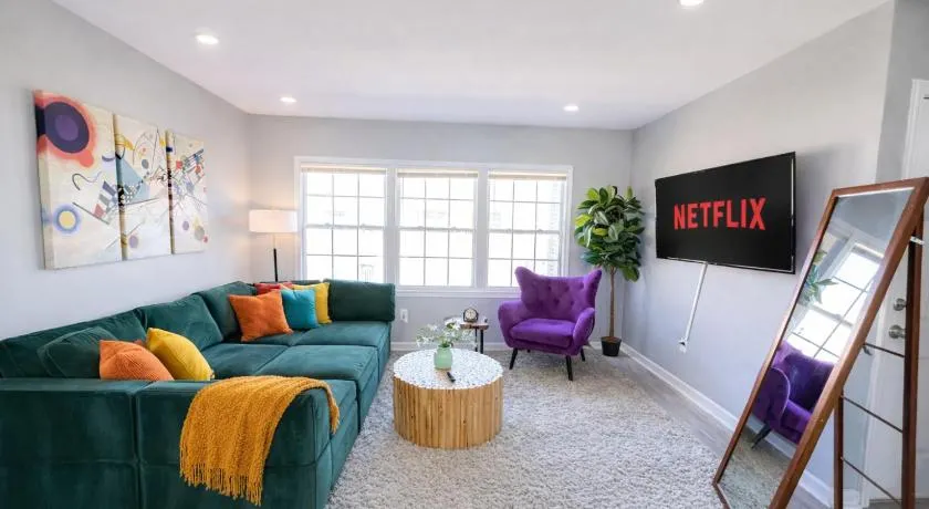Cozy Birmingham Retreat with Parking Near UAB & Vulcan Park - Image 1