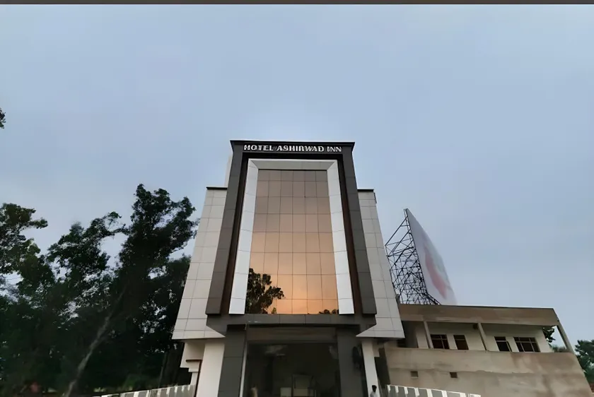 Hotel Ashirwad Inn - Image 1