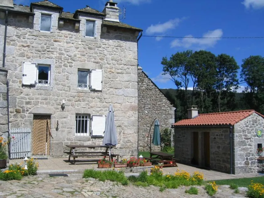 Holiday cottage in Lozre in a pretty corner of Margeride - Image 1