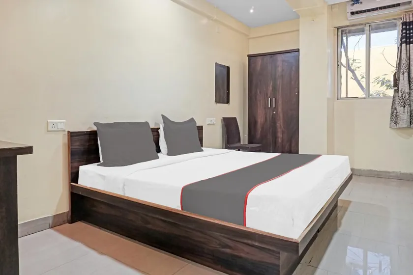 Collection O Sai Raj Lodge - Image 1