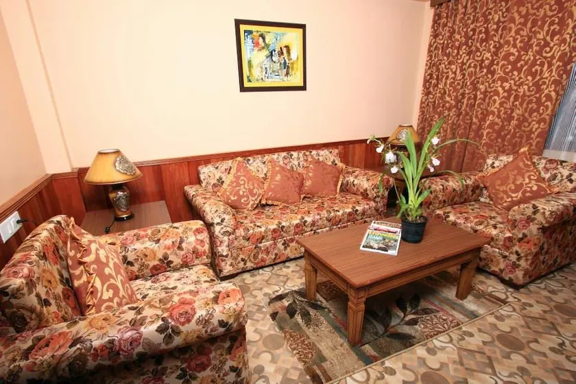 Yarlam Portico Resort - Image 1