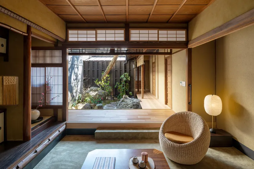 Nazuna Kyoto Gosho - Image 1