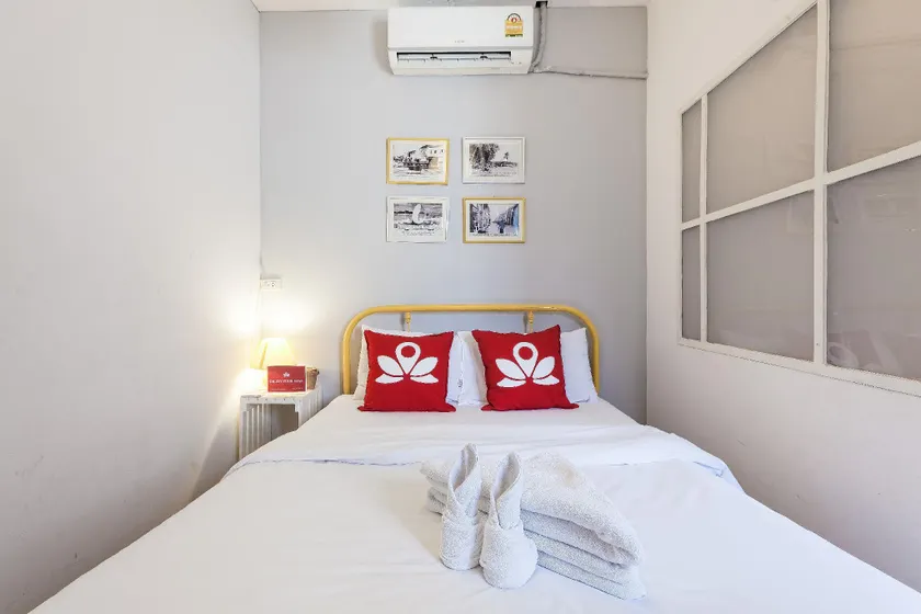 ZEN Rooms Yaowarat Road Phuket - Image 1