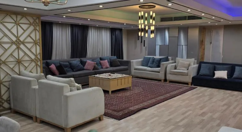 luxury hotels home - Image 1