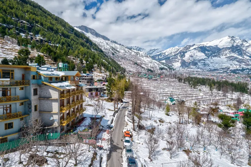 Vyas Vatika a wooden exotic Resort Near Old Manali - Image 1