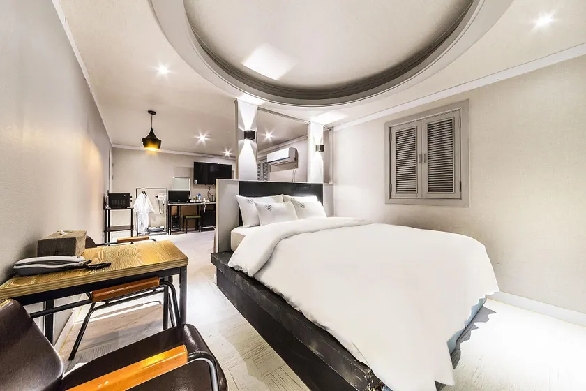 Bucheon Boutique Donkey Hotel - Image 1