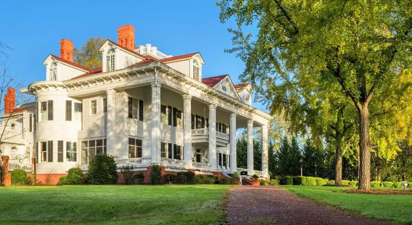 The Twelve Oaks Bed & Breakfast - Image 1