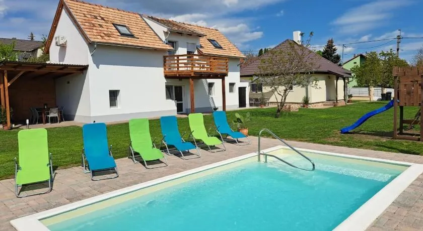 Amande House & Cottage - Image 1