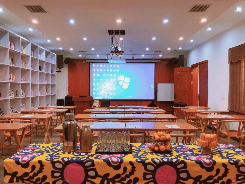 Dongjiang Lake No.1 Courtyard Tea Culture Theme Hotel - Image 1