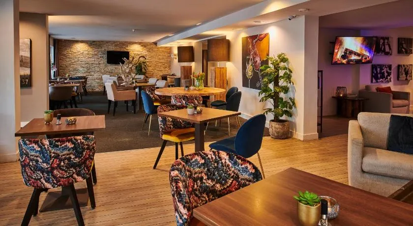 auswärts - Dein Hotel - Image 1