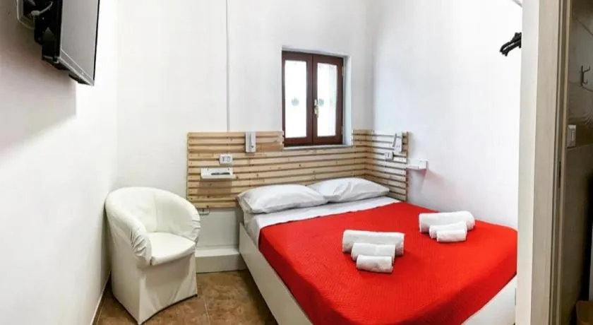 MIRIS home fast and comfortable with self check in 8 minutes walk near Naples airport - Image 1