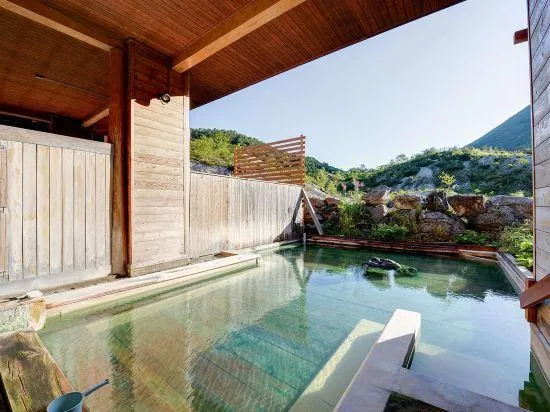 Niseko Goshiki Onsen Ryokan - Image 1