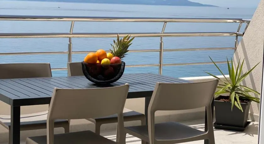 Luxury Penthouse - Big Blue - Image 1