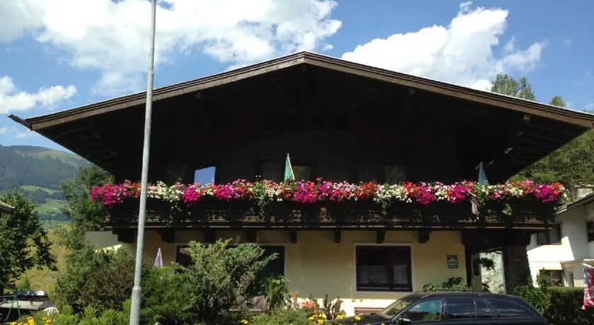 Haus Tenk - Image 1