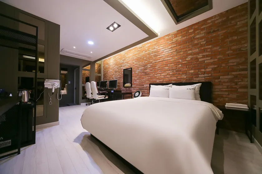 Yeongcheon D-Day Hotel - Image 1