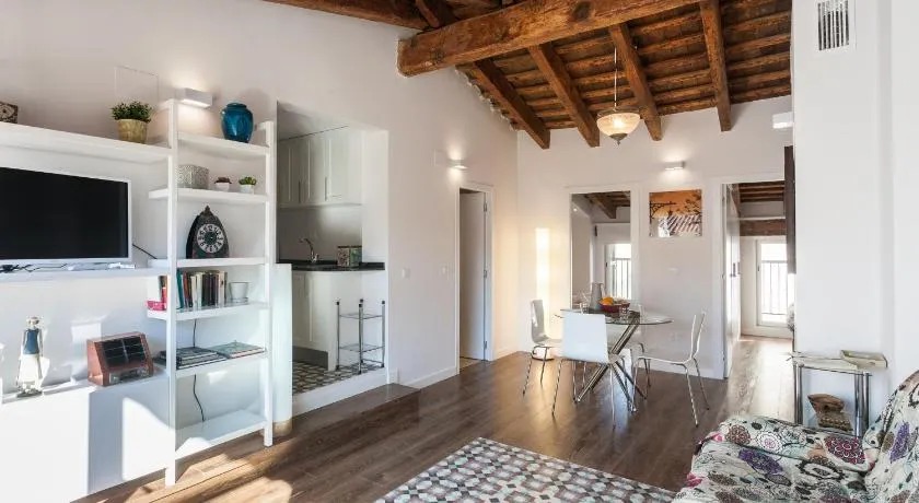 CASA FLORIT - CENTER 2BR 2BA ATTIC TERRACE VIEW WIFi AC - Image 1