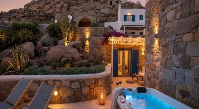 Suite with Jacuzzi & Sea View - Image 1