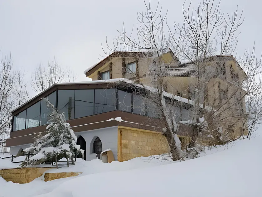 Urban Faqra Hotel - Image 1
