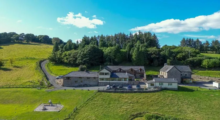 Vale Farm Cottages - Image 1