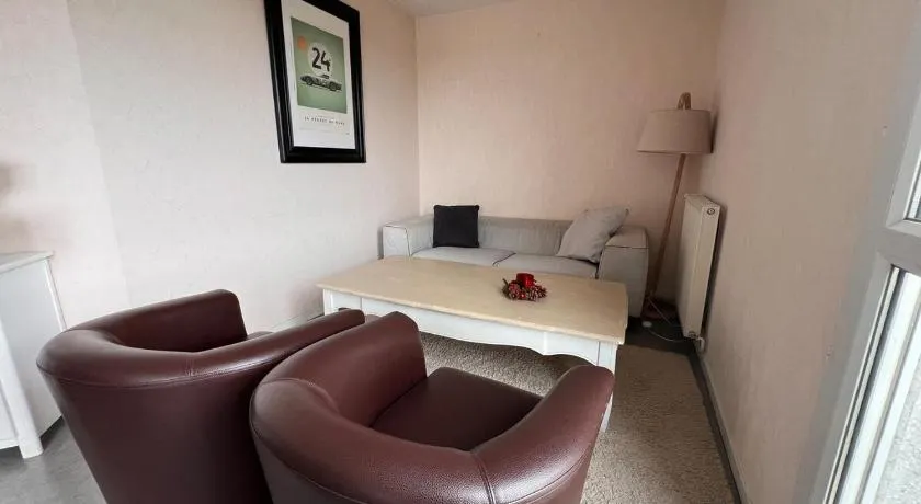 Appartement entier avec 2 terrasses - Image 1