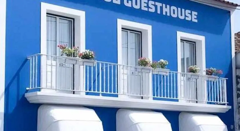 Farol Guesthouse - Image 1