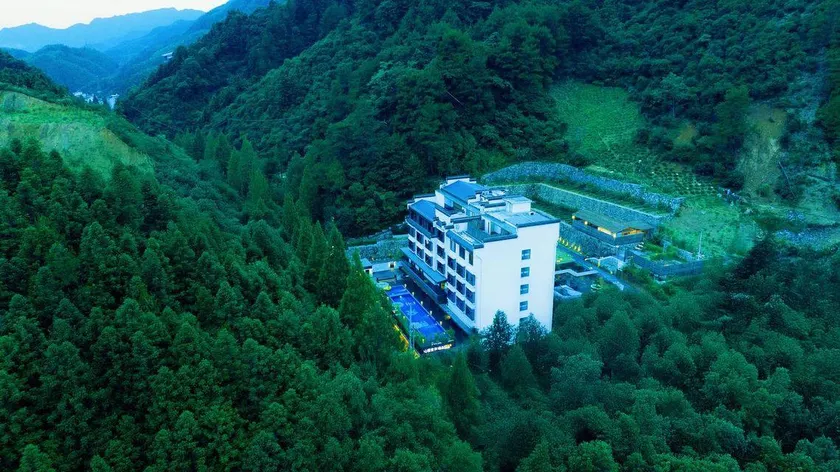 Huangshan Qinman Resort Hotel - Image 1