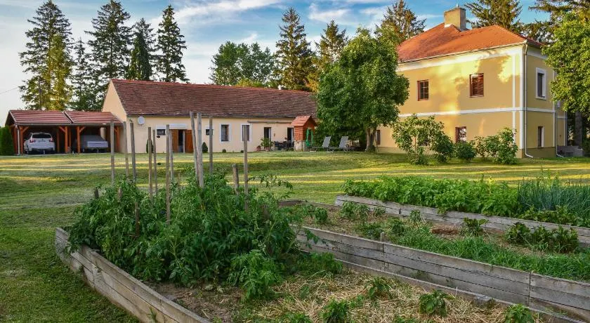 Oreg Parokia Guesthause - Image 1