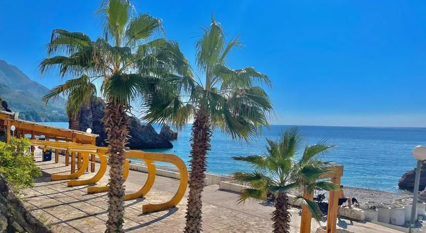 Sea view Apartments Rafailovici - Image 1