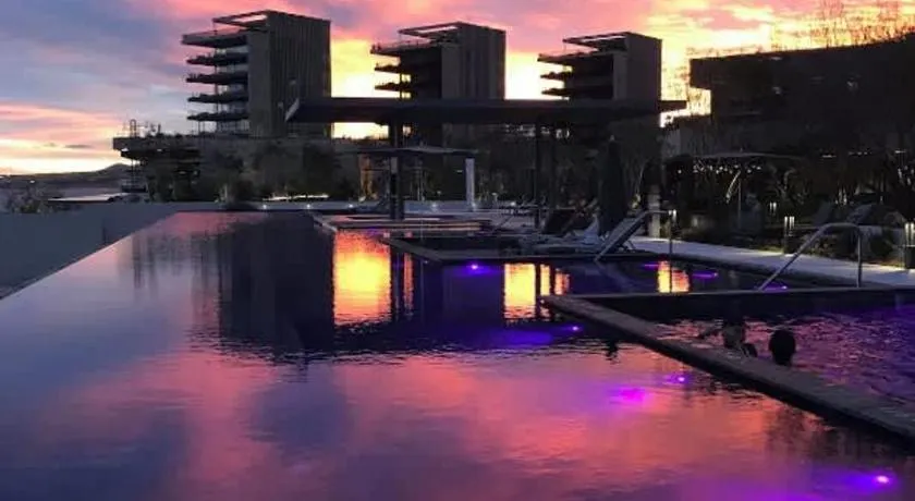 2BD Oceanfront Presidential Suite Solaz Cabo - Image 1