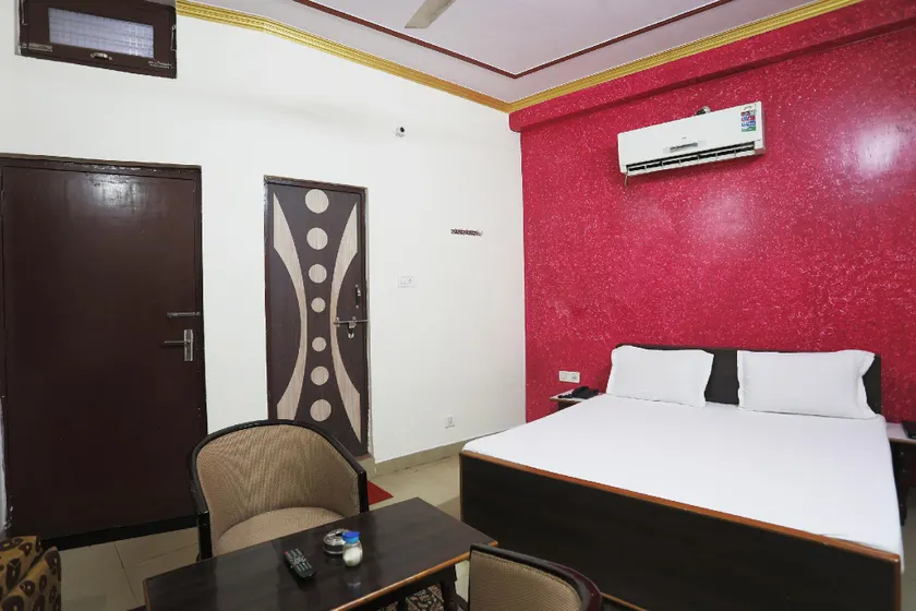 SPOT ON 46912 Hotel Sundaram - Image 1