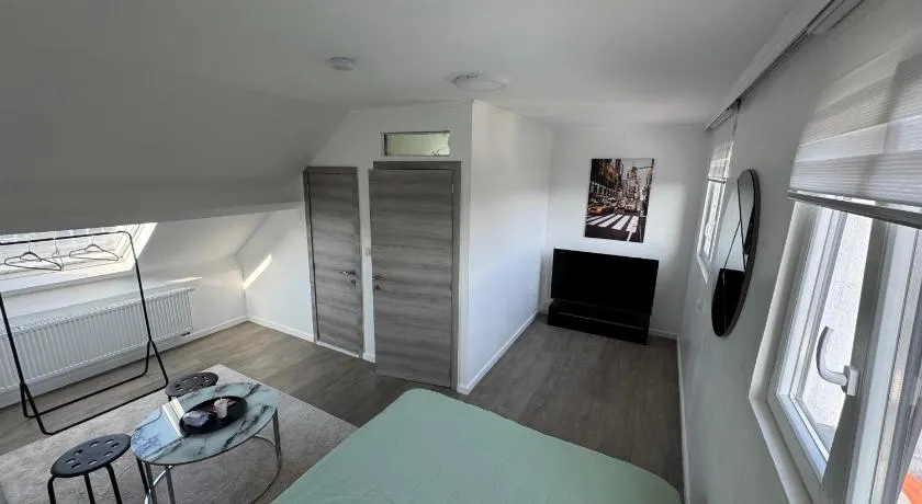 Qozyroom - Image 1