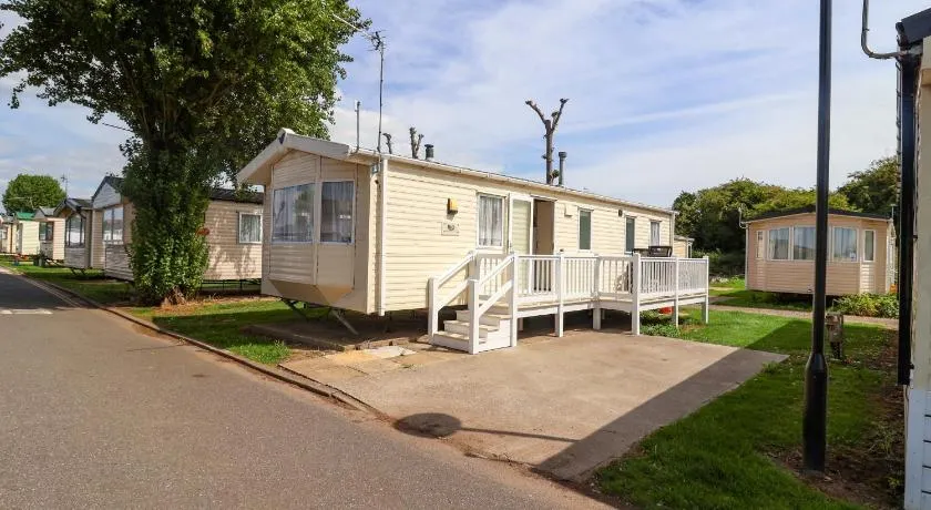 21 Poplar Avenue - Image 1