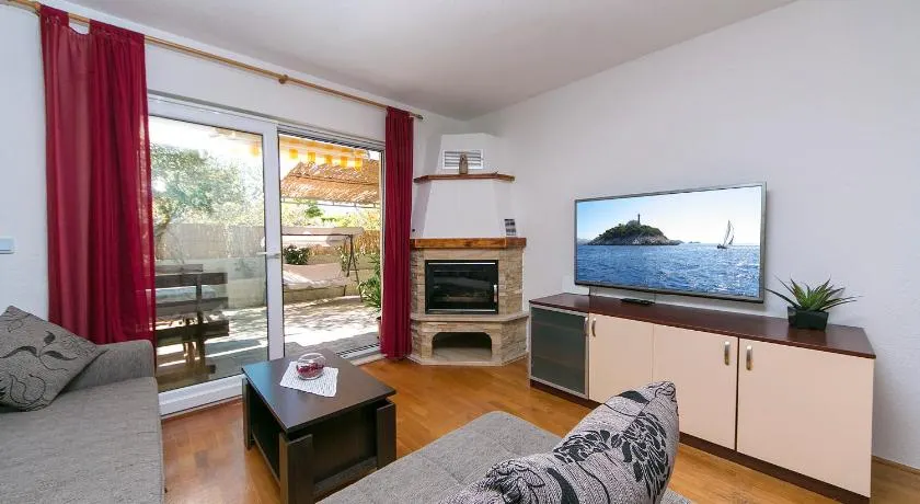 Apartment Marina Sea View & Jacuzzi - Image 1