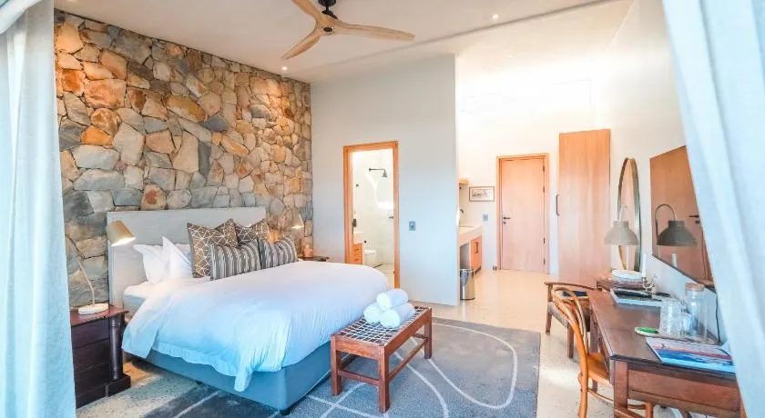 Whale Coast Luxury Suites - Image 1