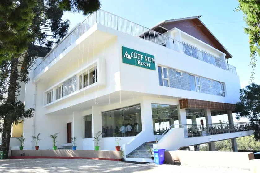 CLIFFVIEW RESORT - Image 1