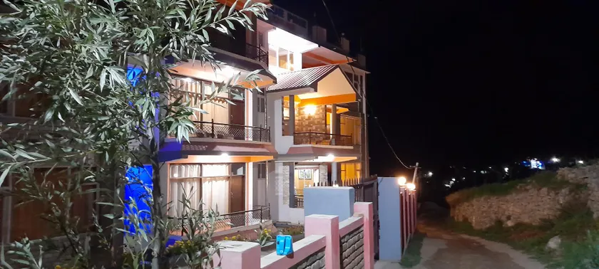 HOTEL BLUE PINE - Image 1