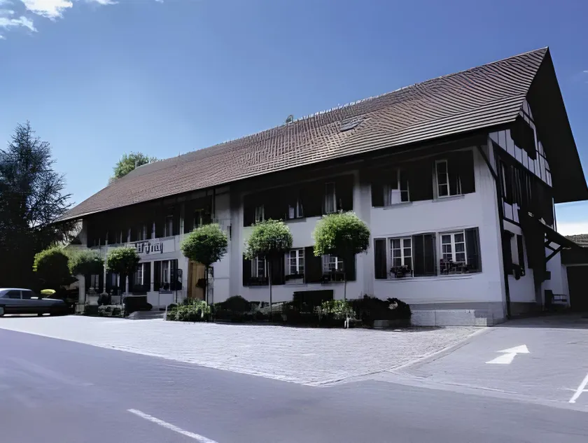 Gasthof Kreuz Mühledorf - Image 1
