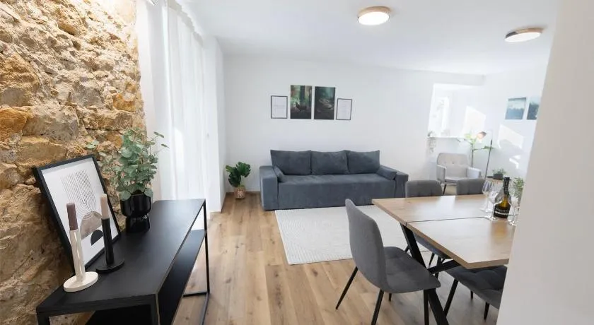 Cozy Living Apartments - Image 1