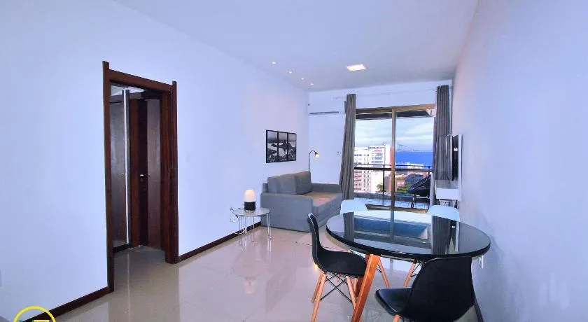 Incrível sala e quarto com varanda em Ipanema - Image 1