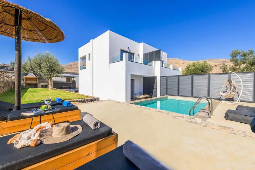Lambis Athina - ønskeligt sted med privat pool, Wi-Fi, aircondition og bordtennis - Image 1