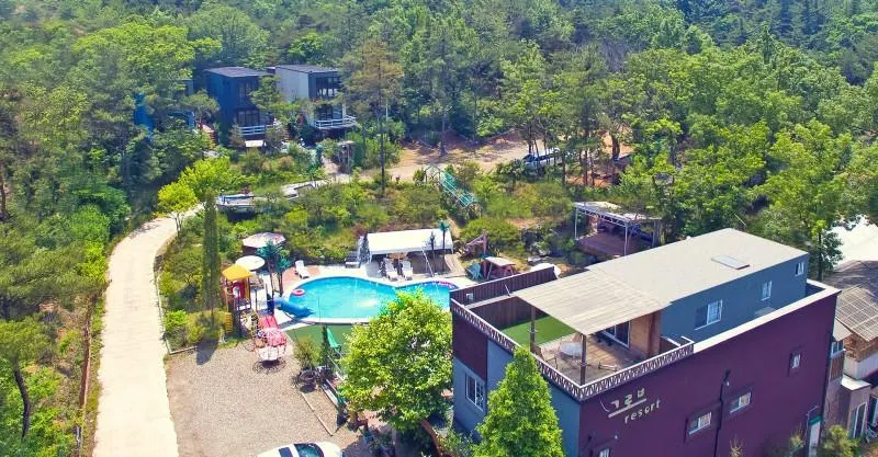 Daebudo (Yeongheungdo) Grove Resort - Image 1