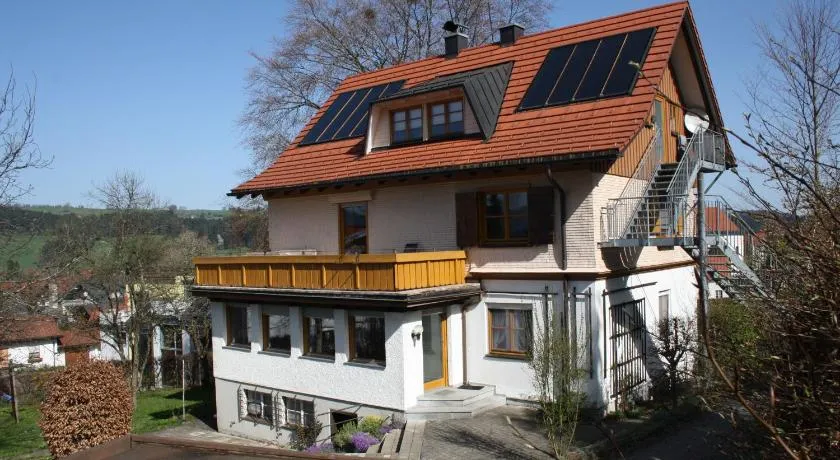 Appartamento accogliente e familiare con terrazza, barbecue e giardino - Image 1