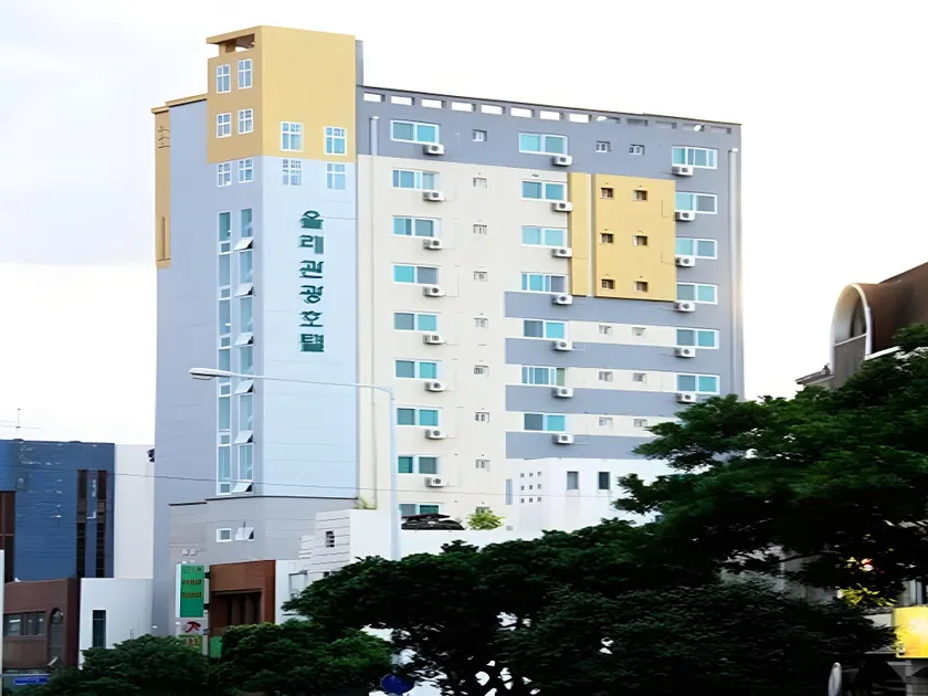 Olle Tourist Hotel - Image 1