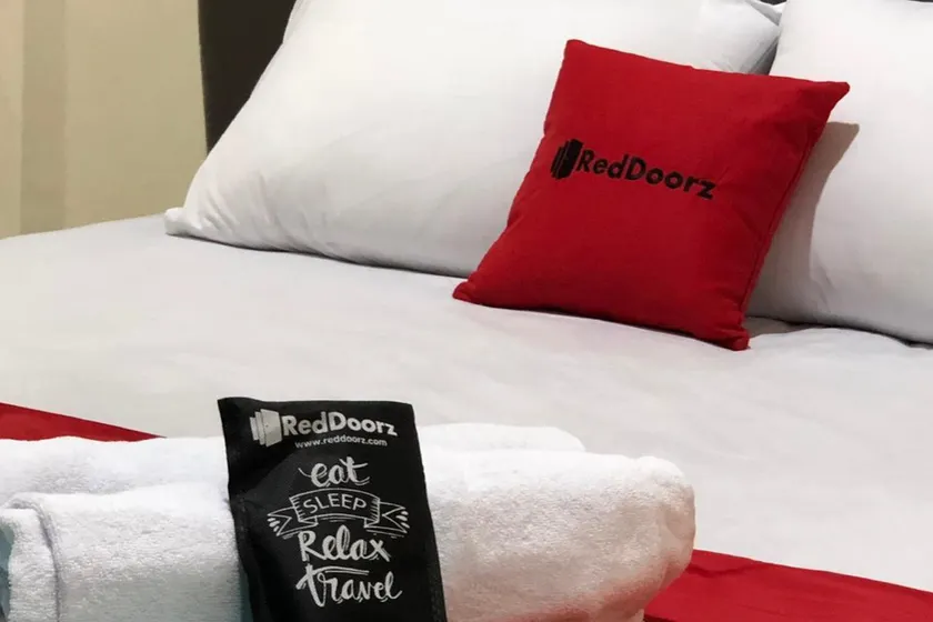 RedDoorz near RS Adam Malik Medan 2 - Image 1