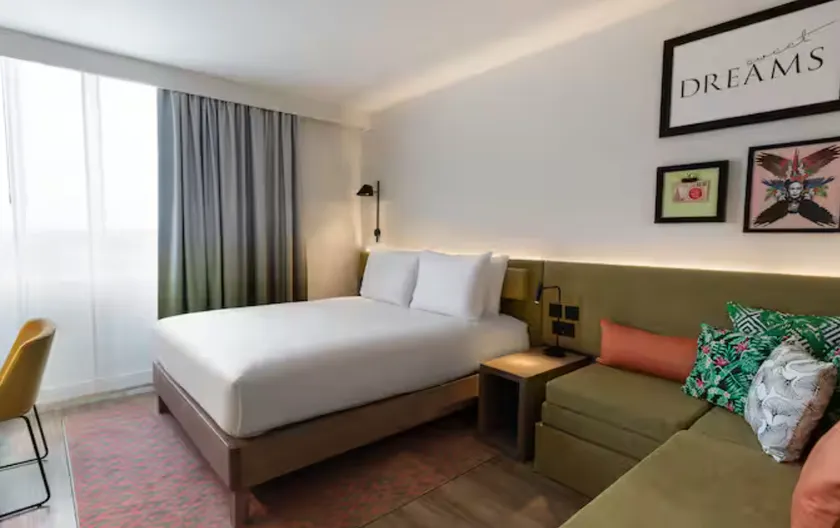 Hampton by Hilton Paris Saint Ouen - Image 1