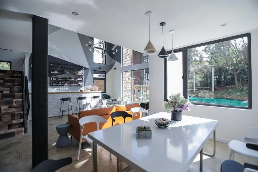 Bright Villa - Image 1