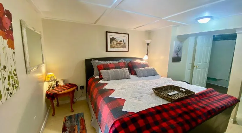 Cobourg Country Home - 10 Minutes From Cobourg Beach! - Image 1