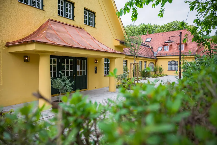 Gutshotel Menterschwaige - Heritage Boutique Hotel with Timless Elegance - Image 1