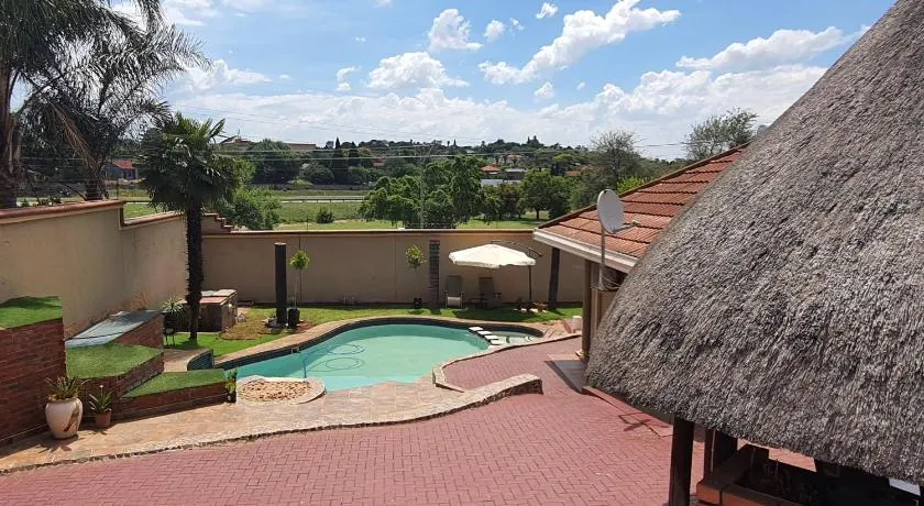 LANGA 'S COZY GUESTHOUSE - Image 1
